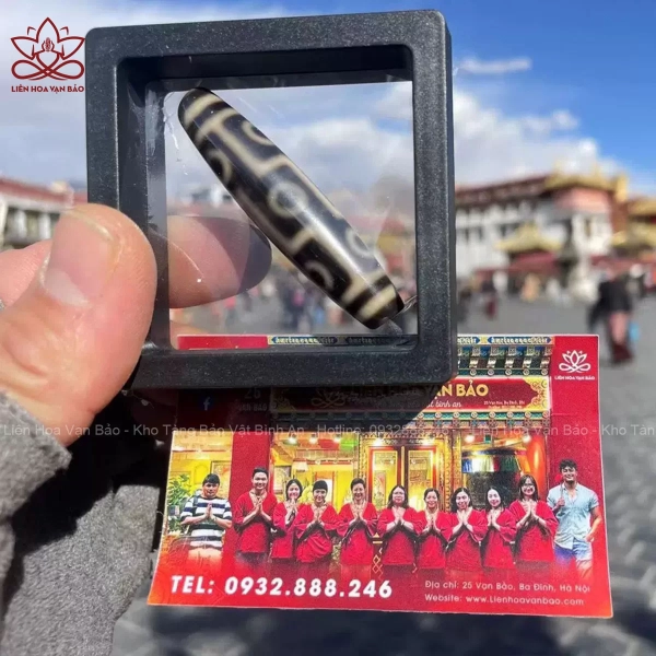 Dzi 9 mắt - Đức Phật Thích Ca Mâu Ni và Đức Liên Hoa Sanh