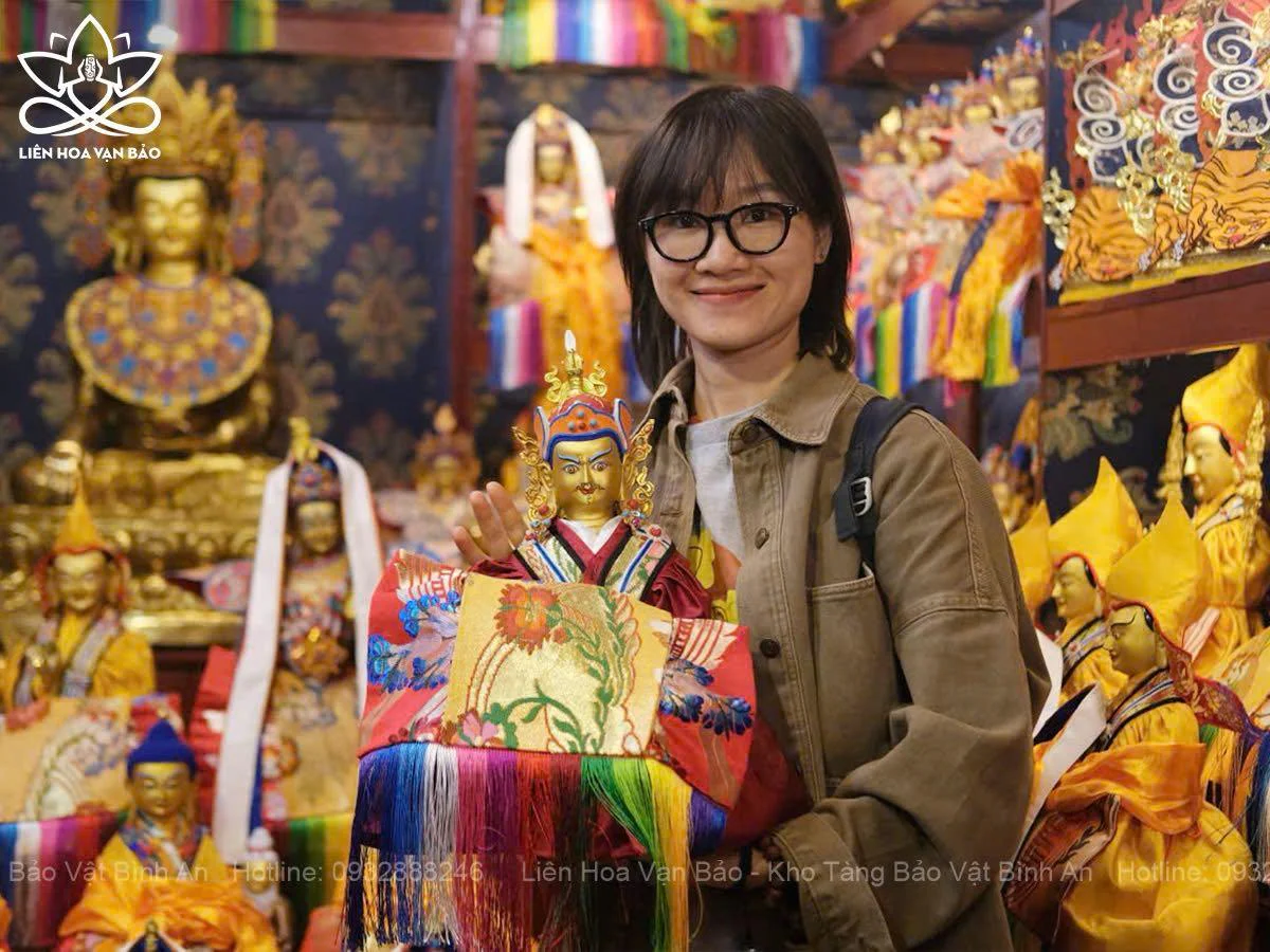 Tôn tượng Ngài Liên Hoa Sanh