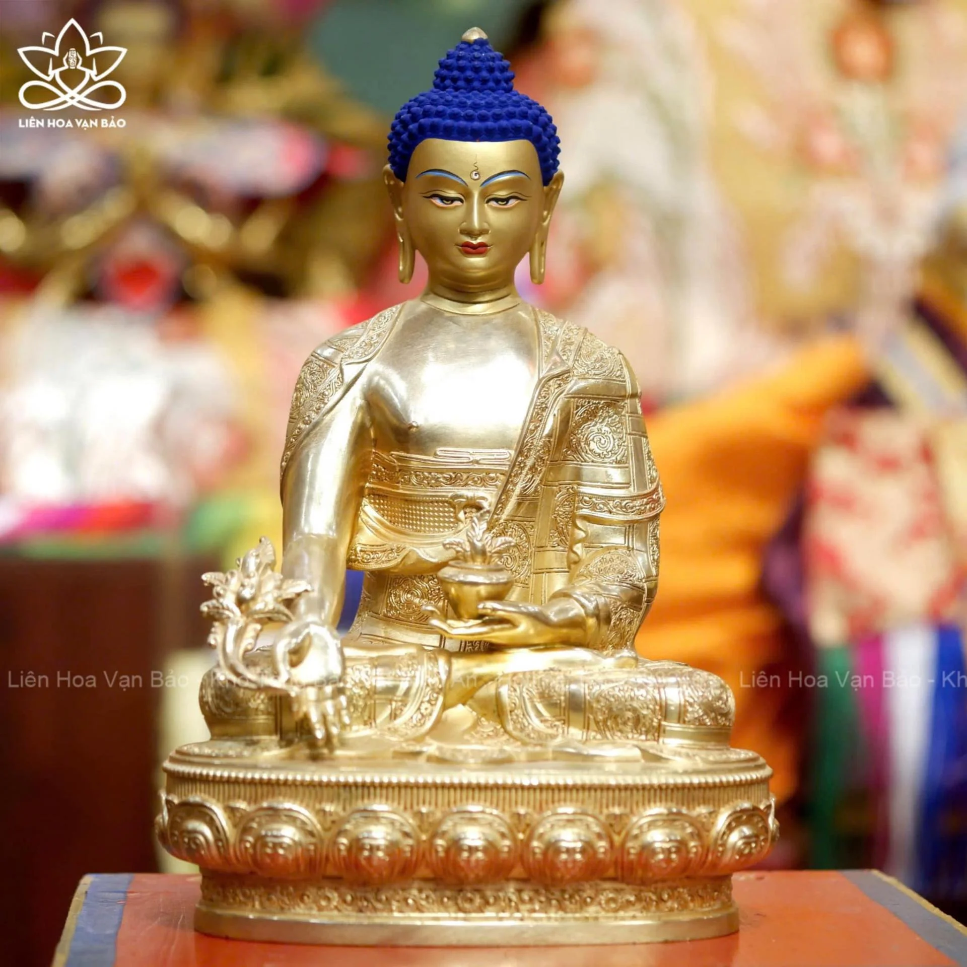 Ban thờ tam vị Phật - Hình ảnh 2